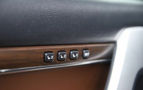 Toyota Land Cruiser 200, 2016 год, 6 750 000 рублей, 21 фотография