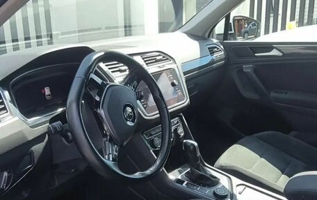 Volkswagen Tiguan II, 2020 год, 2 550 000 рублей, 4 фотография