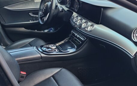 Mercedes-Benz E-Класс, 2019 год, 1 700 000 рублей, 5 фотография