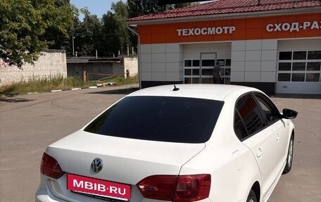 Volkswagen Jetta VI, 2013 год, 770 000 рублей, 3 фотография