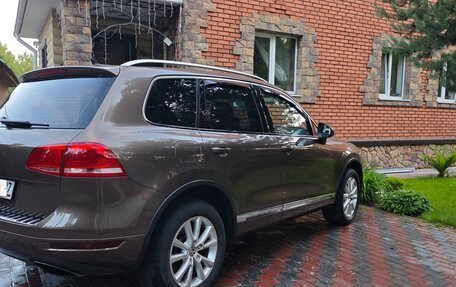 Volkswagen Touareg III, 2012 год, 2 960 000 рублей, 2 фотография