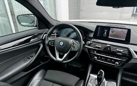 BMW 5 серия, 2018 год, 2 650 000 рублей, 11 фотография