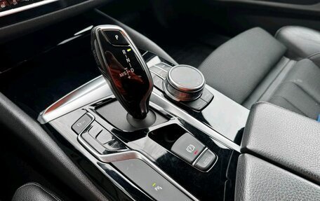 BMW 5 серия, 2018 год, 2 650 000 рублей, 13 фотография