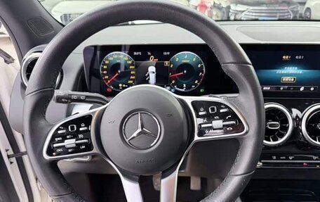 Mercedes-Benz GLB, 2022 год, 2 140 000 рублей, 10 фотография