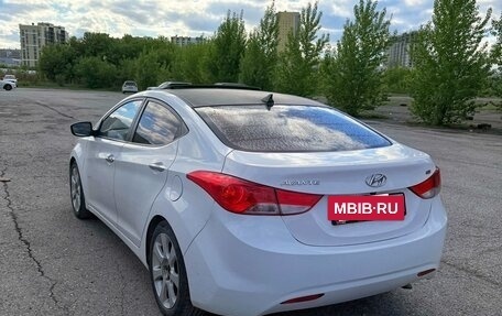 Hyundai Avante, 2011 год, 850 000 рублей, 2 фотография