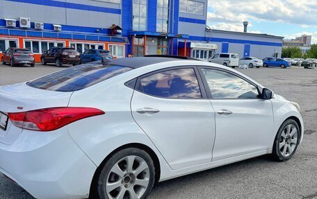 Hyundai Avante, 2011 год, 850 000 рублей, 4 фотография