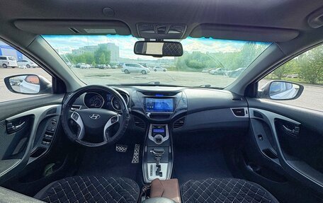 Hyundai Avante, 2011 год, 850 000 рублей, 5 фотография