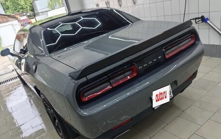 Dodge Challenger III рестайлинг 2, 2016 год, 2 270 000 рублей, 3 фотография