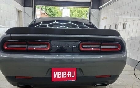 Dodge Challenger III рестайлинг 2, 2016 год, 2 270 000 рублей, 7 фотография