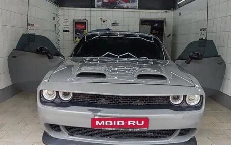 Dodge Challenger III рестайлинг 2, 2016 год, 2 270 000 рублей, 9 фотография