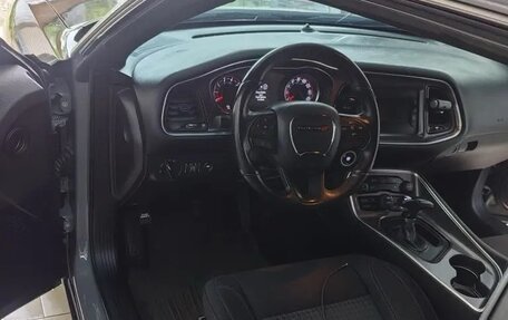 Dodge Challenger III рестайлинг 2, 2016 год, 2 270 000 рублей, 11 фотография
