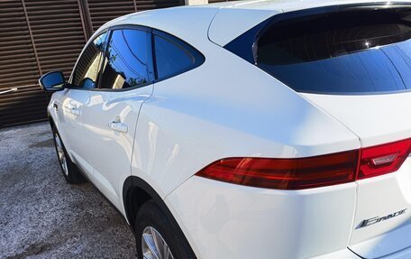 Jaguar E-Pace, 2018 год, 2 790 000 рублей, 8 фотография