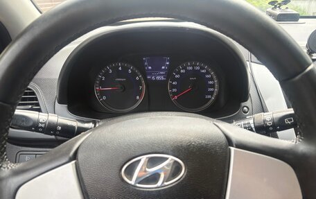 Hyundai Solaris II рестайлинг, 2013 год, 770 000 рублей, 8 фотография