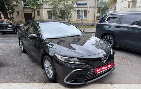 Toyota Camry, 2021 год, 2 750 000 рублей, 2 фотография