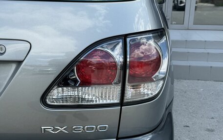 Lexus RX IV рестайлинг, 2001 год, 830 000 рублей, 9 фотография
