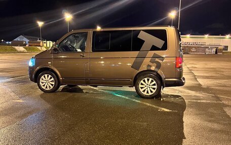 Volkswagen Multivan T5, 2012 год, 2 400 000 рублей, 1 фотография
