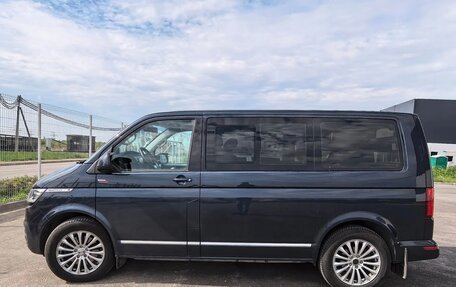 Volkswagen Multivan T6 рестайлинг, 2020 год, 6 500 000 рублей, 2 фотография