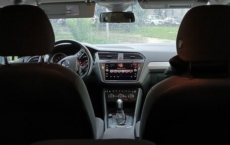 Volkswagen Tiguan II, 2019 год, 2 450 000 рублей, 6 фотография