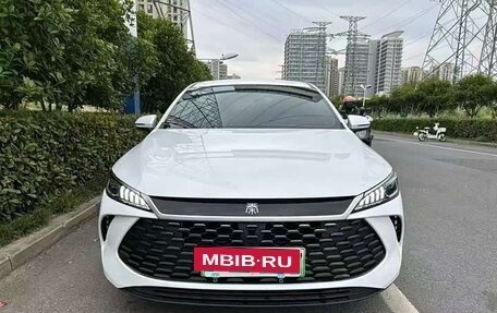 BYD Qin, 2025 год, 1 600 000 рублей, 2 фотография