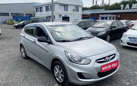 Hyundai Solaris II рестайлинг, 2012 год, 769 000 рублей, 3 фотография