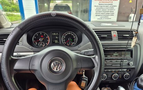 Volkswagen Jetta VI, 2012 год, 999 999 рублей, 13 фотография