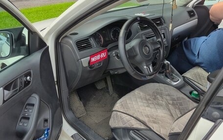 Volkswagen Jetta VI, 2012 год, 999 999 рублей, 11 фотография