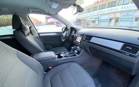 Volkswagen Touareg III, 2011 год, 1 650 000 рублей, 7 фотография