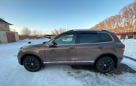 Volkswagen Touareg III, 2011 год, 1 650 000 рублей, 2 фотография