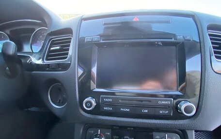 Volkswagen Touareg III, 2011 год, 1 650 000 рублей, 11 фотография