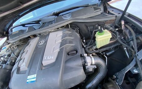 Volkswagen Touareg III, 2011 год, 1 650 000 рублей, 18 фотография