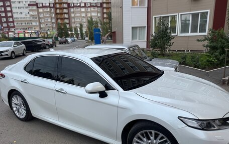 Toyota Camry, 2018 год, 2 400 000 рублей, 3 фотография