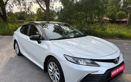 Toyota Camry, 2021 год, 2 170 000 рублей, 1 фотография