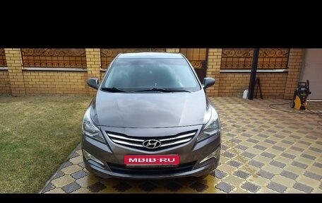 Hyundai Solaris II рестайлинг, 2015 год, 1 030 000 рублей, 1 фотография