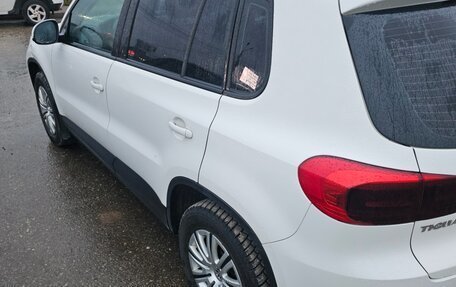 Volkswagen Tiguan I, 2011 год, 1 099 000 рублей, 10 фотография