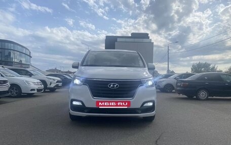 Hyundai H-1 II рестайлинг, 2019 год, 2 550 000 рублей, 2 фотография