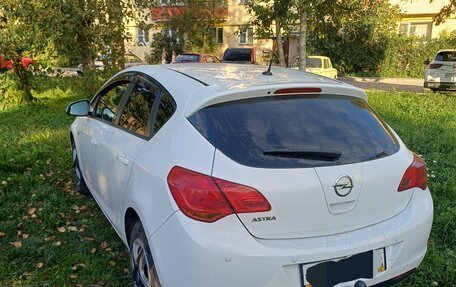 Opel Astra J, 2011 год, 630 000 рублей, 4 фотография