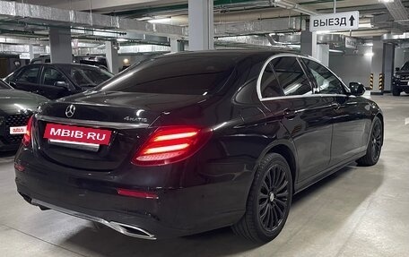 Mercedes-Benz E-Класс, 2019 год, 2 599 000 рублей, 4 фотография