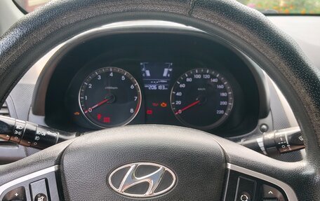 Hyundai Solaris II рестайлинг, 2011 год, 600 000 рублей, 8 фотография