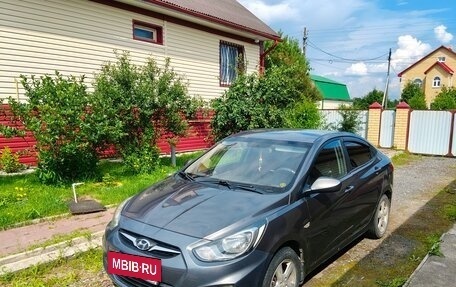 Hyundai Solaris II рестайлинг, 2011 год, 600 000 рублей, 7 фотография