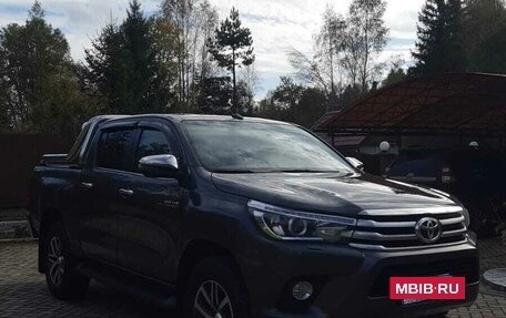 Toyota Hilux VIII, 2018 год, 4 800 000 рублей, 6 фотография