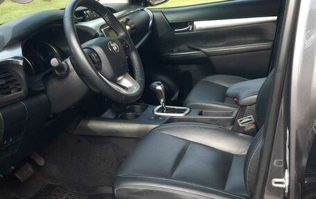 Toyota Hilux VIII, 2018 год, 4 800 000 рублей, 15 фотография