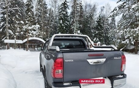 Toyota Hilux VIII, 2018 год, 4 800 000 рублей, 3 фотография