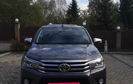 Toyota Hilux VIII, 2018 год, 4 800 000 рублей, 7 фотография