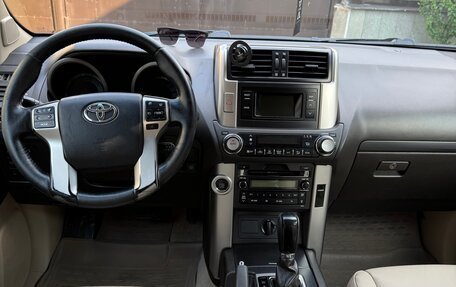 Toyota Land Cruiser Prado 150 рестайлинг 2, 2010 год, 2 825 000 рублей, 14 фотография