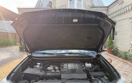 Toyota Land Cruiser Prado 150 рестайлинг 2, 2010 год, 2 825 000 рублей, 21 фотография