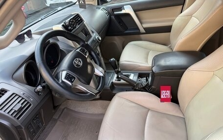 Toyota Land Cruiser Prado 150 рестайлинг 2, 2010 год, 2 825 000 рублей, 11 фотография