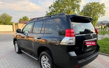 Toyota Land Cruiser Prado 150 рестайлинг 2, 2010 год, 2 825 000 рублей, 9 фотография