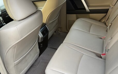 Toyota Land Cruiser Prado 150 рестайлинг 2, 2010 год, 2 825 000 рублей, 28 фотография