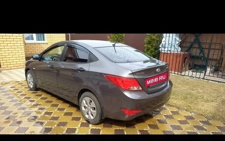 Hyundai Solaris II рестайлинг, 2015 год, 1 030 000 рублей, 2 фотография