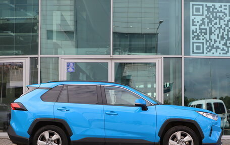 Toyota RAV4, 2021 год, 3 190 000 рублей, 4 фотография